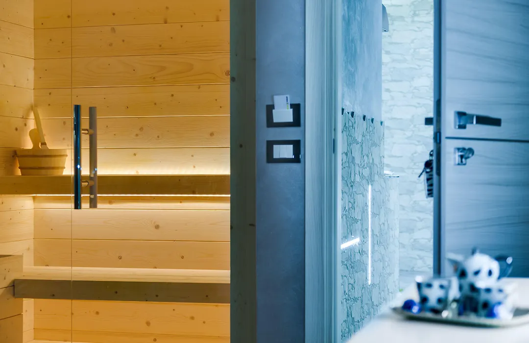 Excellence Suite-1