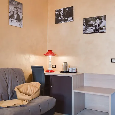 Excellence Suite-2
