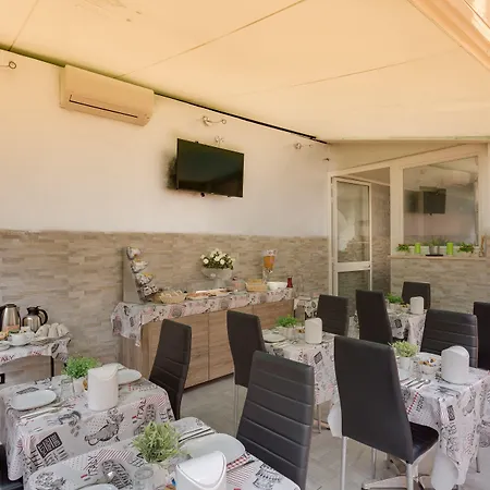 Excellence Suite-2